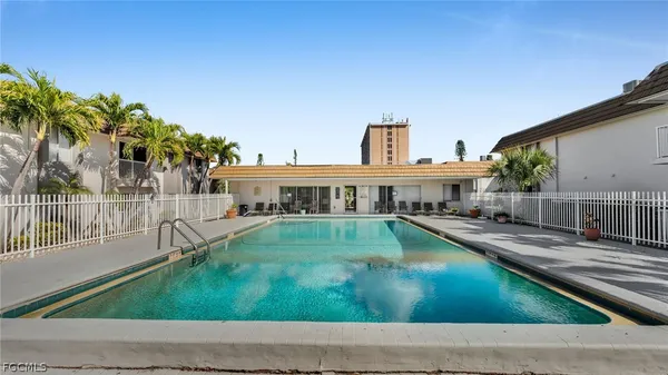 $1,200 | 1830 Maravilla Avenue, Unit 510, Fort Myers, FL 33901
