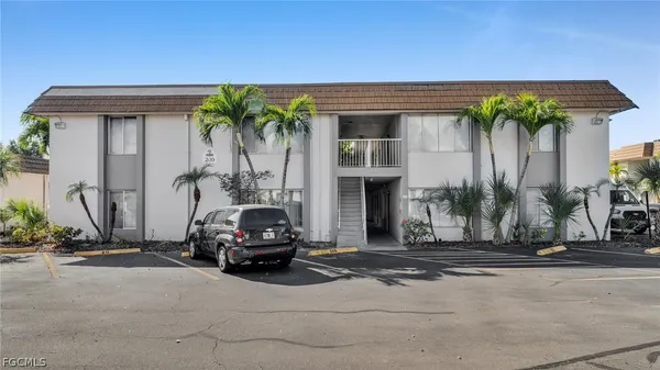 $1,200 | 1830 Maravilla Avenue, Unit 510, Fort Myers, FL 33901