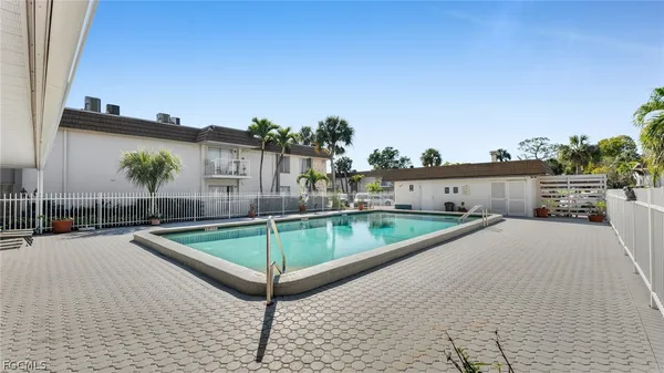 $1,200 | 1830 Maravilla Avenue, Unit 510, Fort Myers, FL 33901