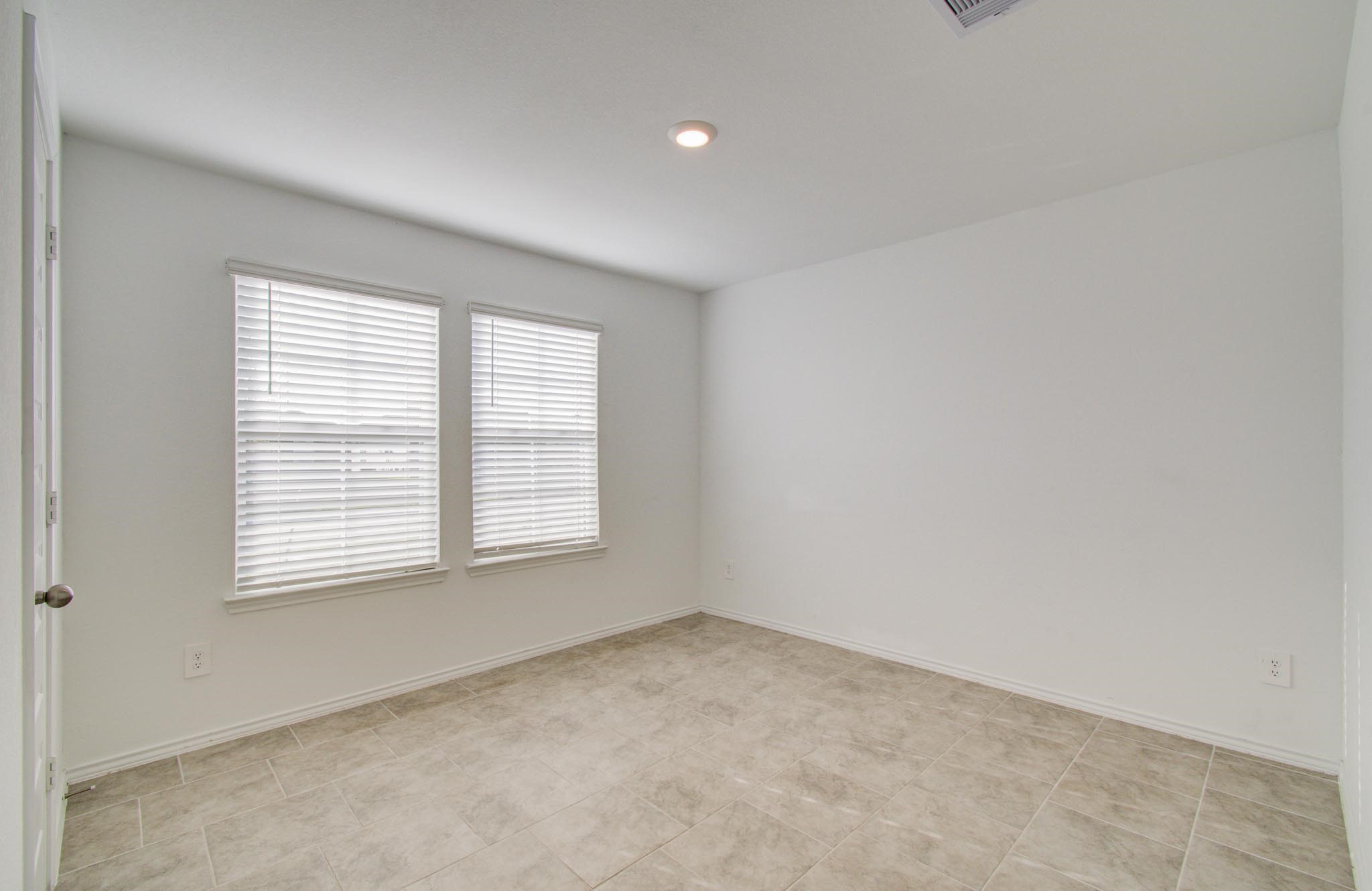 7527 Cynomys Court Rosharon, TX 77583 - Photo 4 of 29 Bedroom 1