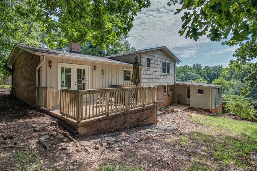 912 Parkwood Road Shelby, NC 28150 - Photo 23 of 23 a backyard of a house with a deck
