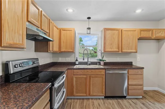 $329,000 | 1004 Southwest Twilight Lane, Blue Springs, MO 64015