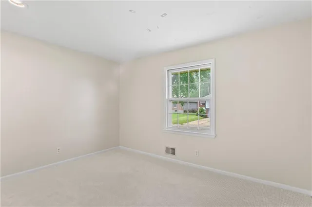 $329,000 | 1004 Southwest Twilight Lane, Blue Springs, MO 64015