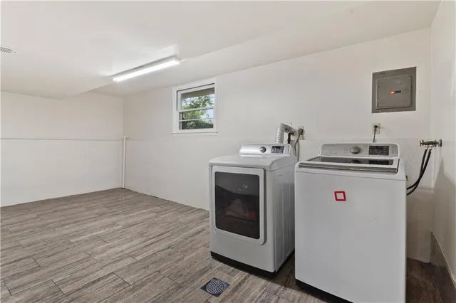 $329,000 | 1004 Southwest Twilight Lane, Blue Springs, MO 64015