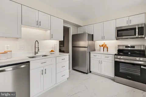 $850,000 | 19 South Abingdon Street, Arlington, VA 22204