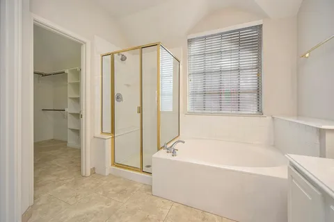 $400,000 | 7928 Parkwood Plaza Drive, Fort Worth, TX 76137