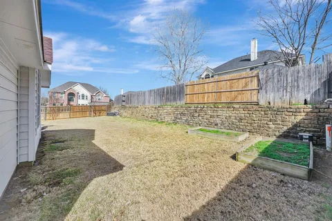 $400,000 | 7928 Parkwood Plaza Drive, Fort Worth, TX 76137