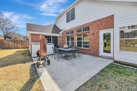 $400,000 | 7928 Parkwood Plaza Drive, Fort Worth, TX 76137