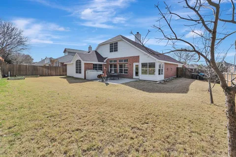 $400,000 | 7928 Parkwood Plaza Drive, Fort Worth, TX 76137