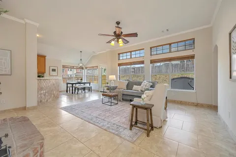 $400,000 | 7928 Parkwood Plaza Drive, Fort Worth, TX 76137