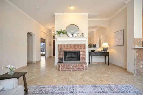 $400,000 | 7928 Parkwood Plaza Drive, Fort Worth, TX 76137