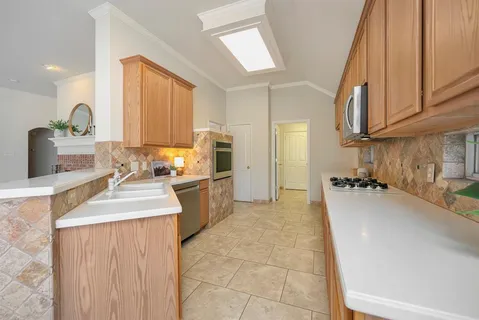 $400,000 | 7928 Parkwood Plaza Drive, Fort Worth, TX 76137