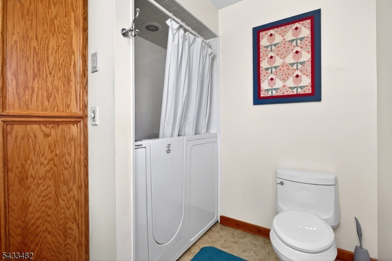 127 Hillcrest Road Flemington, NJ 08822 - Photo 9 of 38