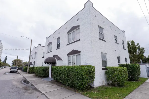 $2,000 | 1890 Northwest 35th Street, Unit 6, Miami, FL 33142