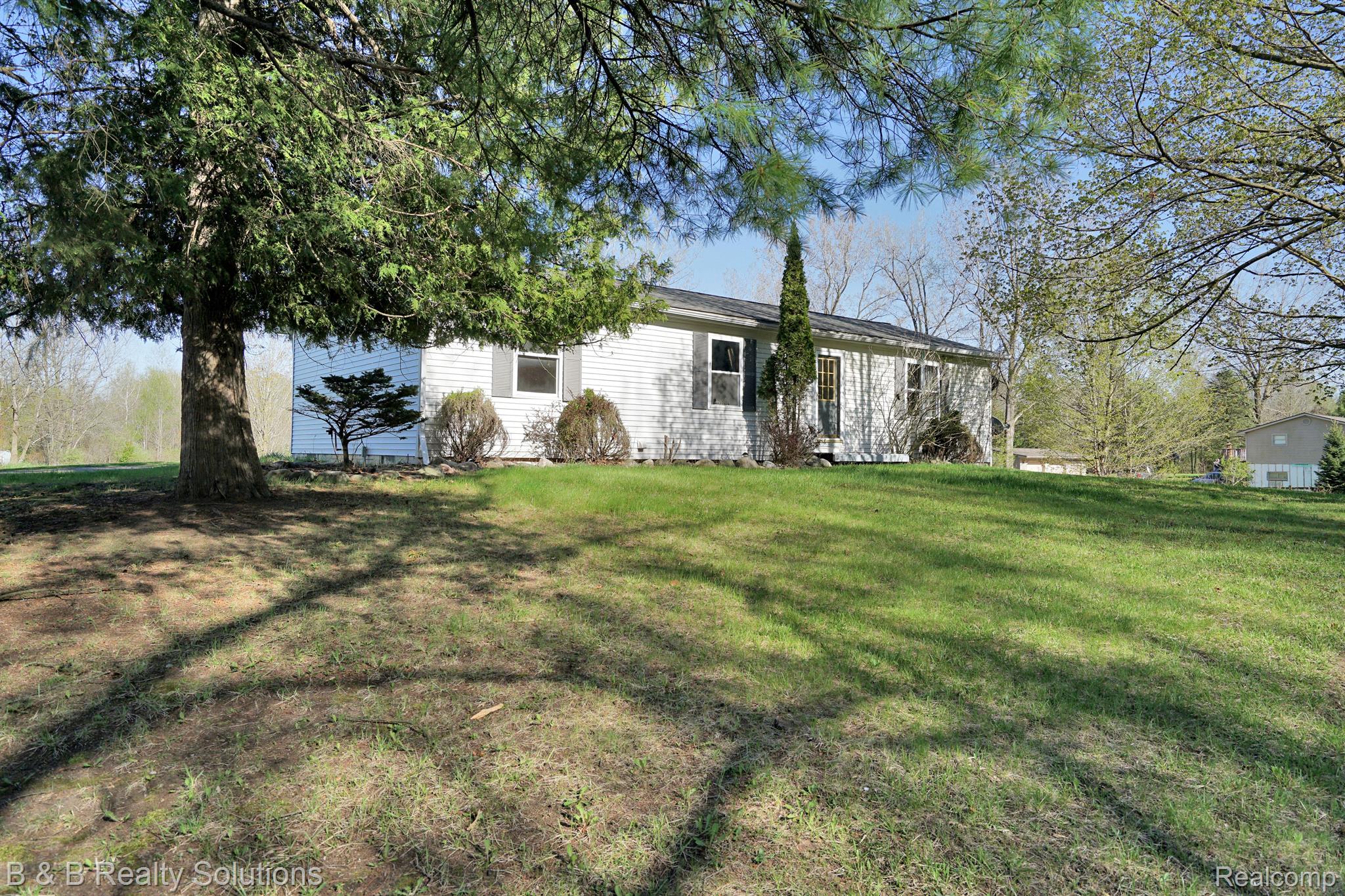 3200 North Summers Road Imlay City, MI 48444 - Photo 3 of 26