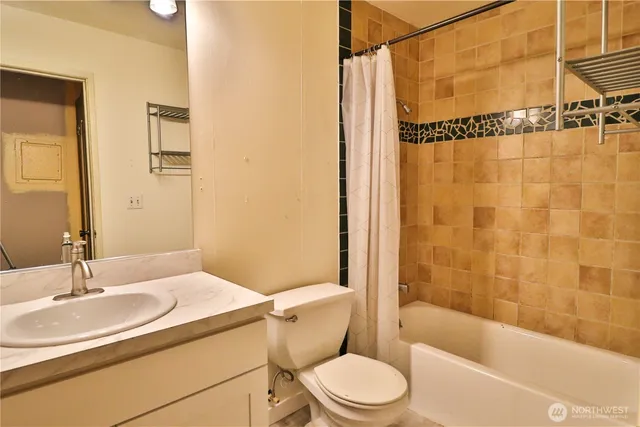 $175,000 | 17431 Ambaum Boulevard South, Unit C43, Seattle, WA 98148