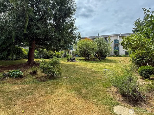 $175,000 | 17431 Ambaum Boulevard South, Unit C43, Seattle, WA 98148