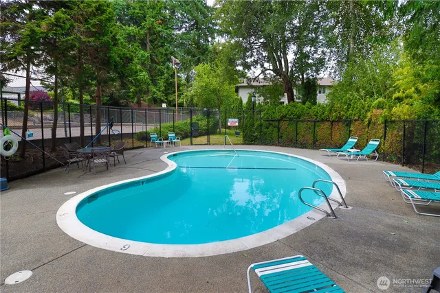 $175,000 | 17431 Ambaum Boulevard South, Unit C43, Seattle, WA 98148