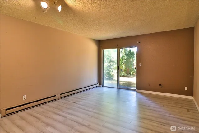 $175,000 | 17431 Ambaum Boulevard South, Unit C43, Seattle, WA 98148