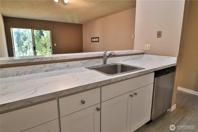 $175,000 | 17431 Ambaum Boulevard South, Unit C43, Seattle, WA 98148