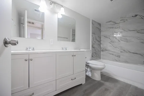 $1,095 | 2352 East Broadway Road, Unit B, Mesa, AZ 85204