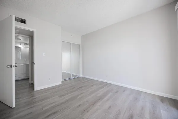 $1,095 | 2352 East Broadway Road, Unit B, Mesa, AZ 85204