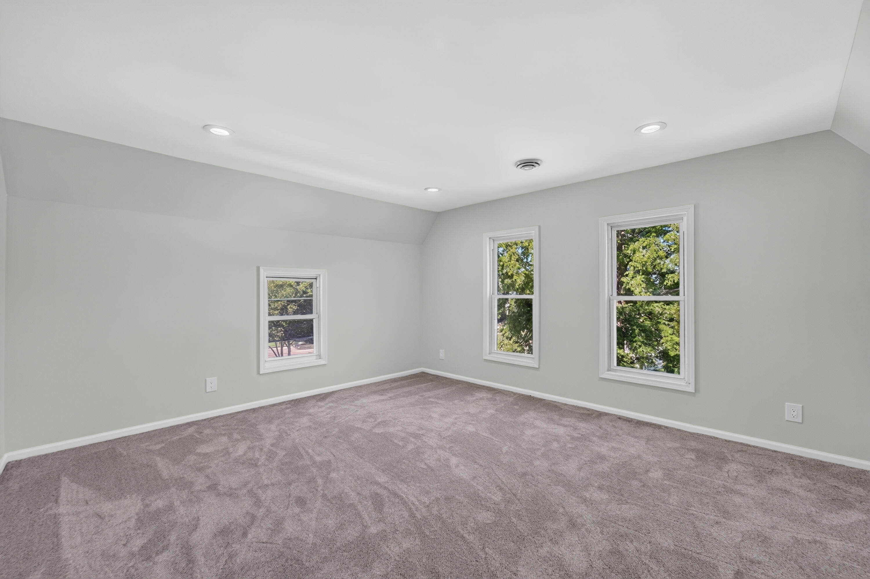 1836 West Mequon Road Mequon, WI 53092 - Photo 22 of 35 DSC07046