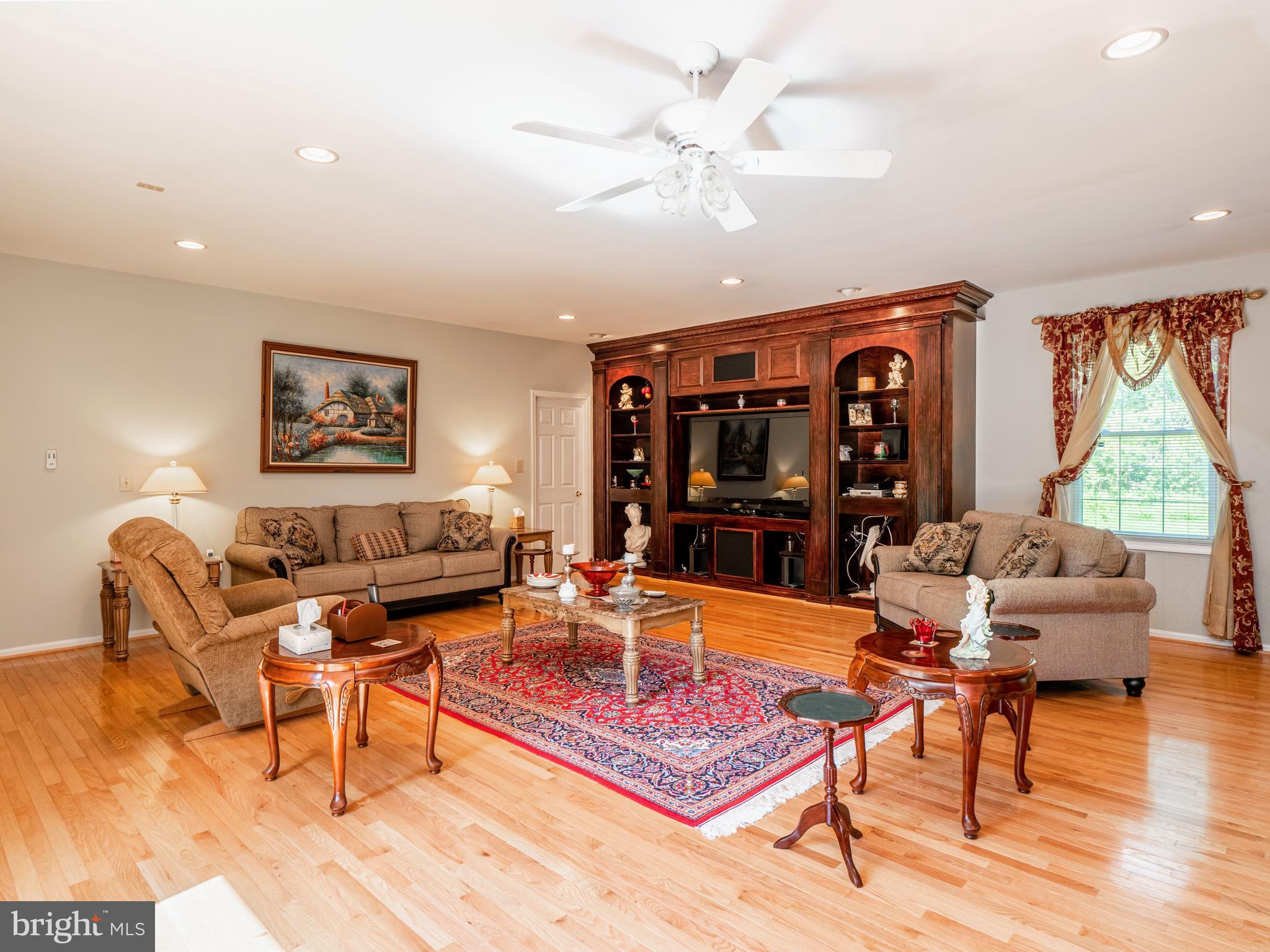 12310 Popes Head Road Fairfax, VA 22030 - Photo 15 of 35 Gallery Image 15