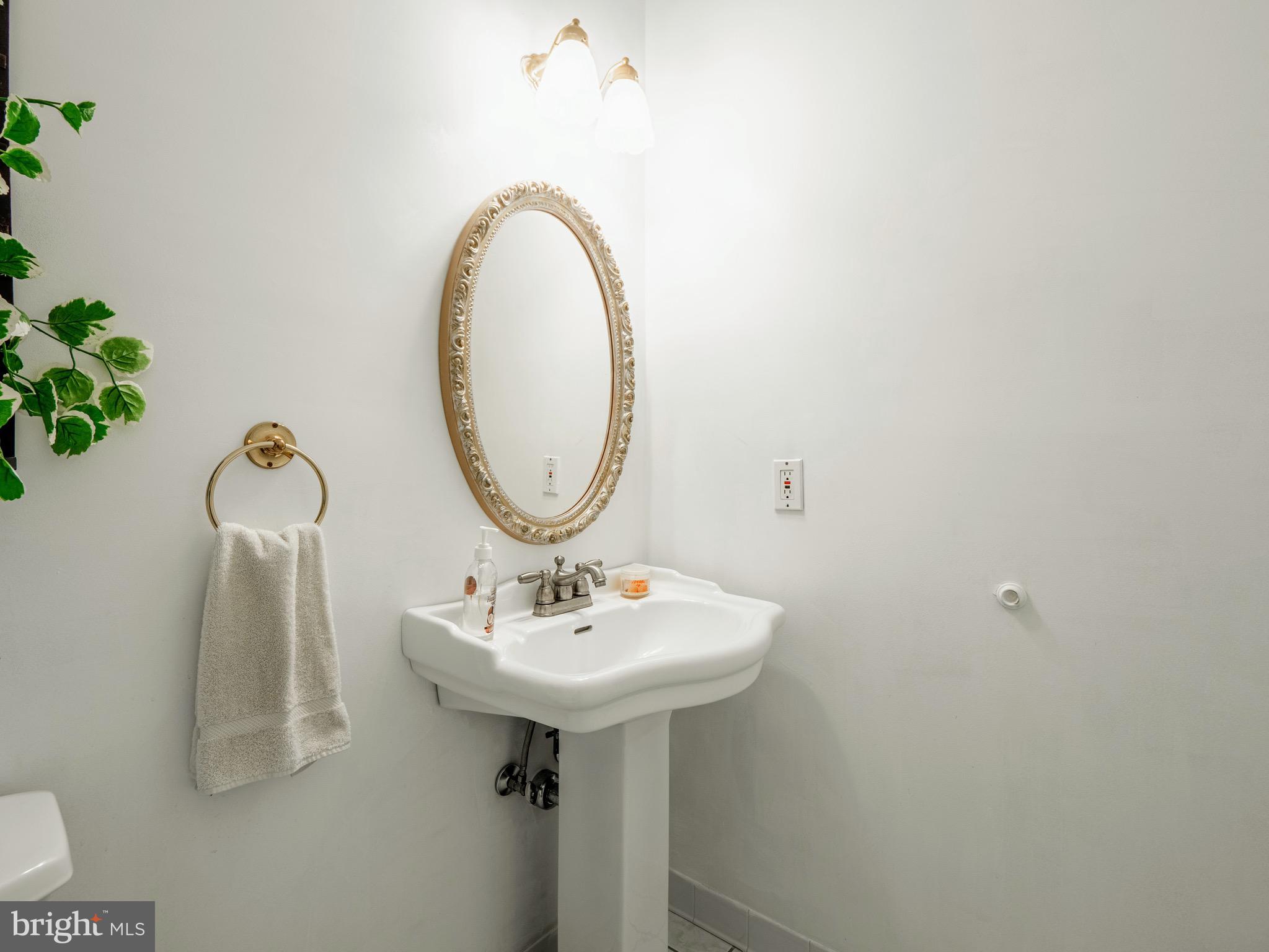 12310 Popes Head Road Fairfax, VA 22030 - Photo 17 of 35 Gallery Image 17