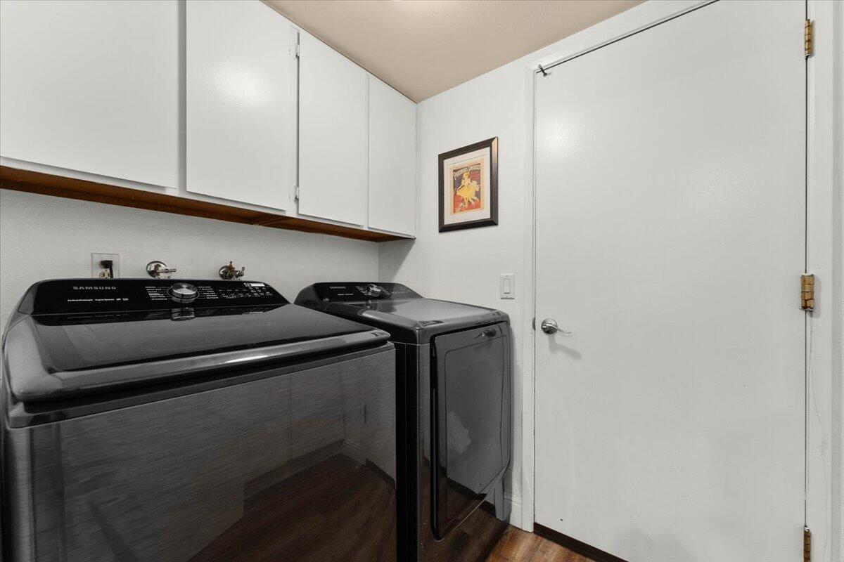 1968 Bechelli Lane Redding, CA 96002 - Photo 22 of 32 a utility room with dryer and washer