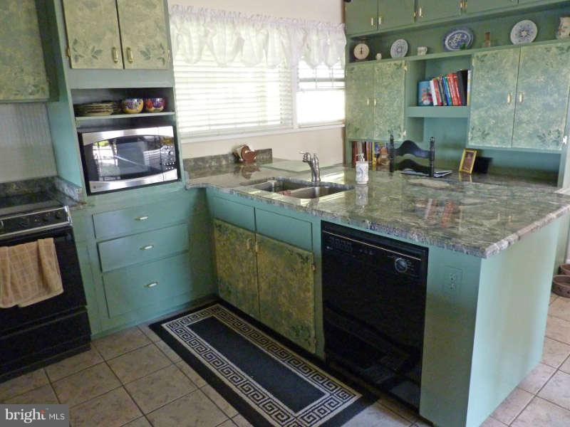 461 Edgewater Road Pasadena, MD 21122 - Photo 10 of 21 Interior (General)