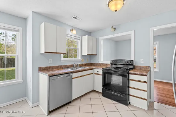 $1,750 | 217 Mahogany Drive, Jacksonville, NC 28540