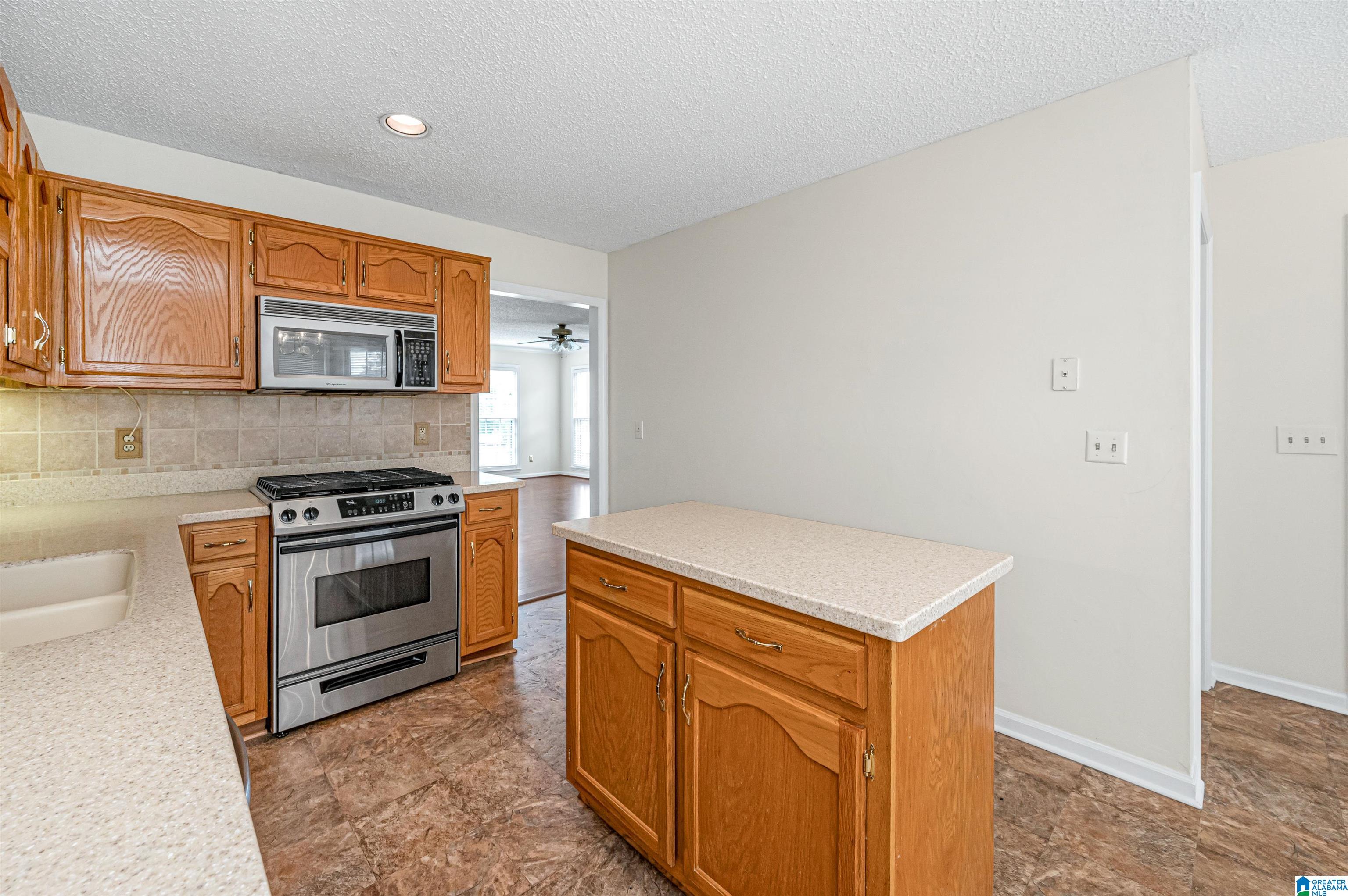 853 Oak Grove Road Birmingham, AL 35209 - Photo 15 of 42
