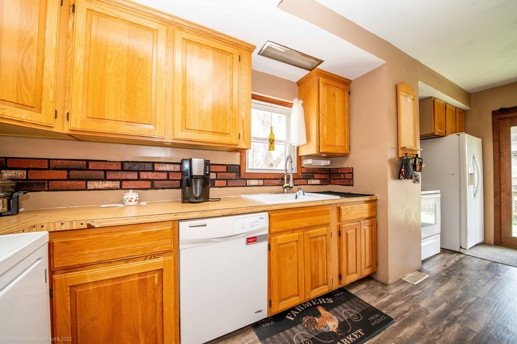 529 Main Street Wareham, MA 02571 - Photo 3 of 18 Gallery Image 3
