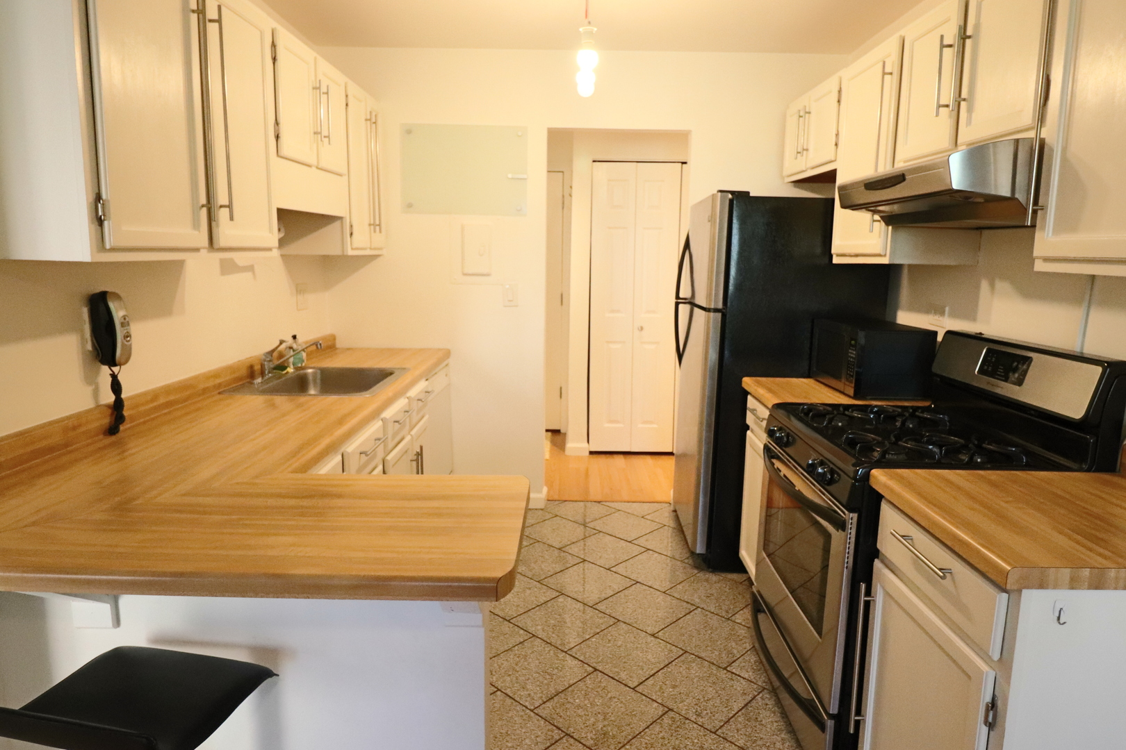 940 East Old Willow Road, Unit 107 Prospect Heights, IL 60070 - Photo 3 of 10