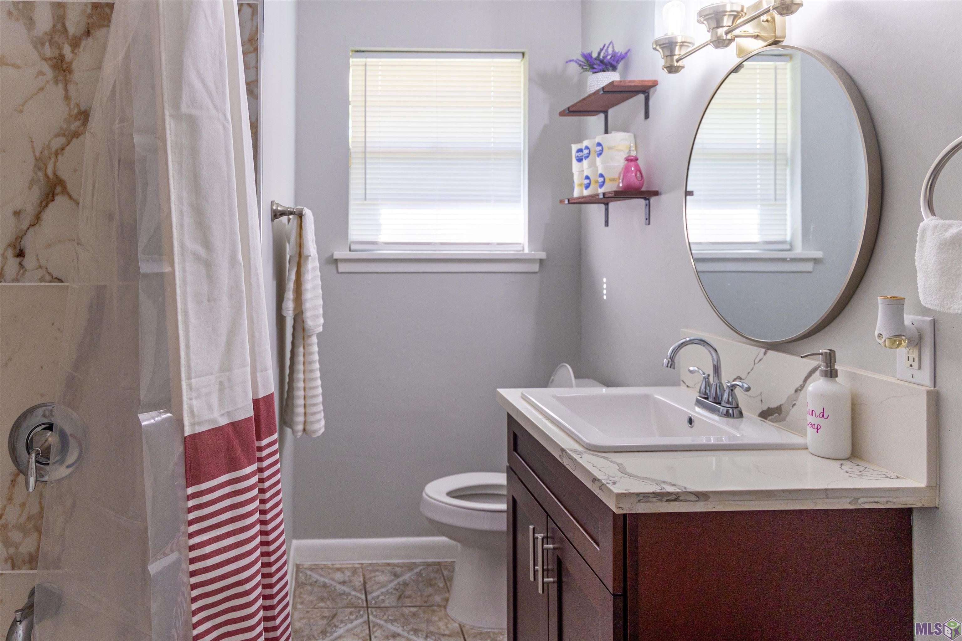 5907 Silverleaf Avenue Baton Rouge, LA 70812 - Photo 10 of 20 Full Bathroom