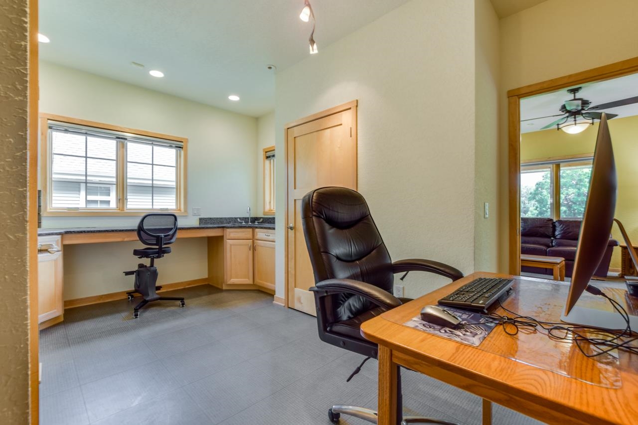 1260 Hanover Trail Waunakee, WI 53597 - Photo 22 of 66