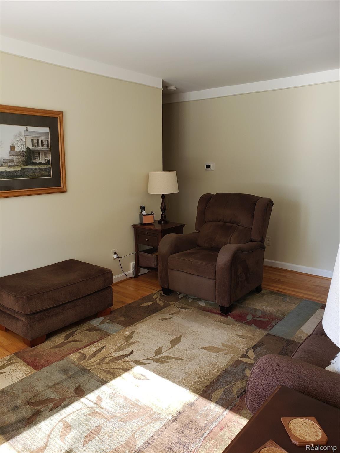 14916 Reeck Road Southgate, MI 48195 - Photo 12 of 55 Living room heading to the hallway
