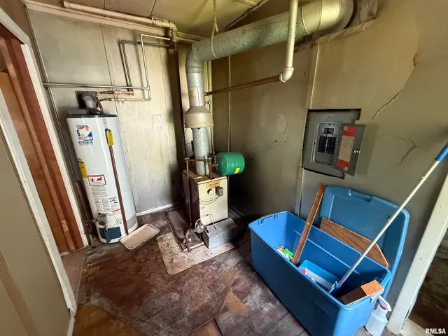 $49,000 | 420 6th Street, Illiopolis, IL 62539