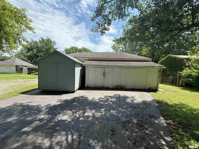 $49,000 | 420 6th Street, Illiopolis, IL 62539