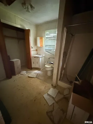 $49,000 | 420 6th Street, Illiopolis, IL 62539