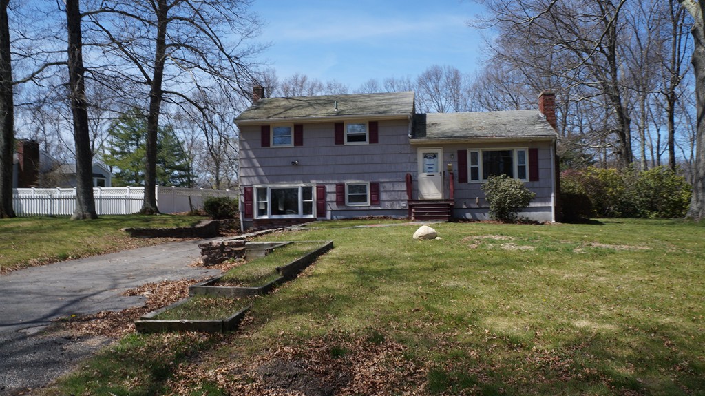 46 Arrowhead Road Bellingham, MA 02019 - Photo 1 of 19 Gallery Image 1