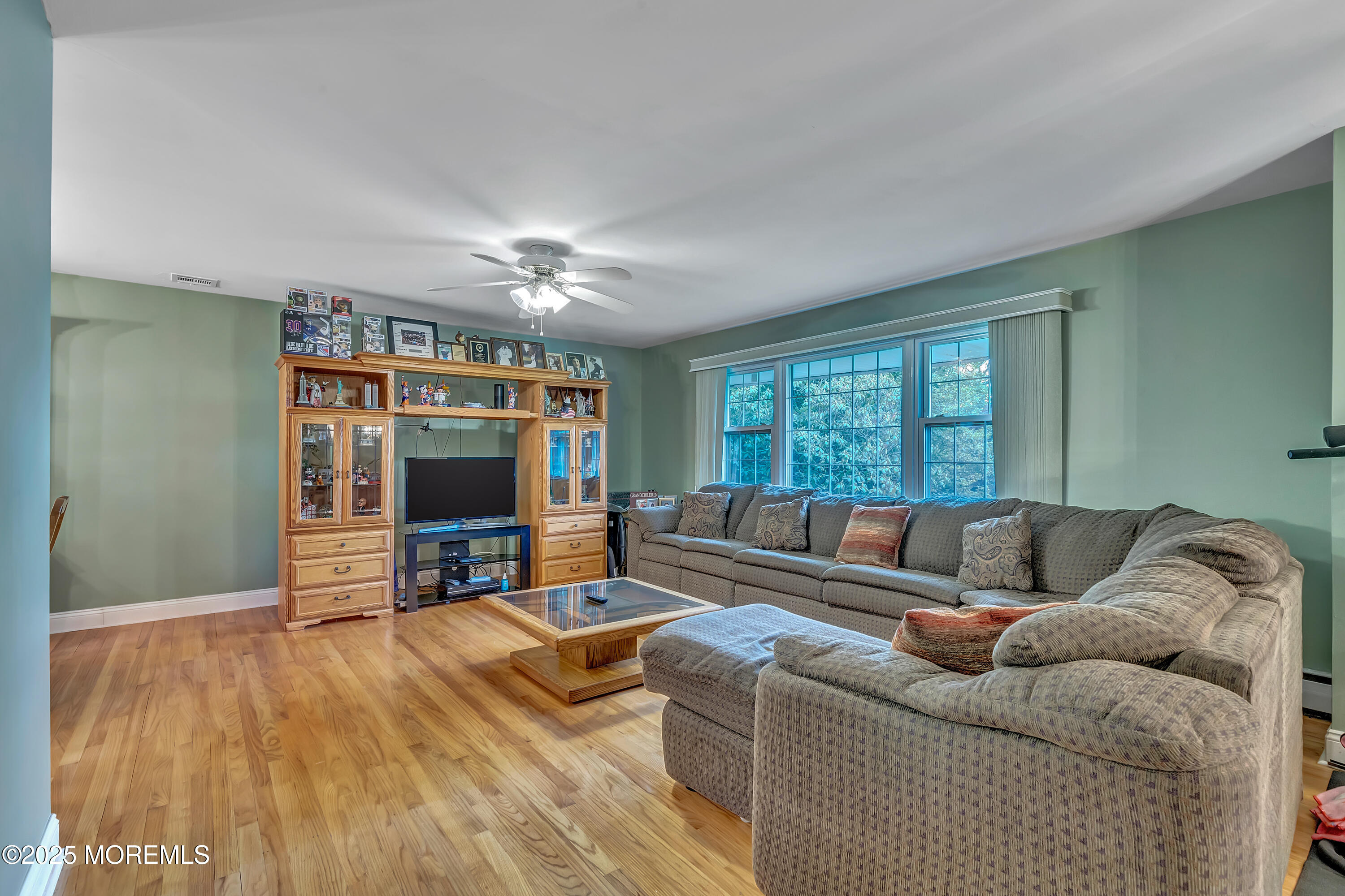 20 Devon Road Middletown, NJ 07748 - Photo 13 of 33 006