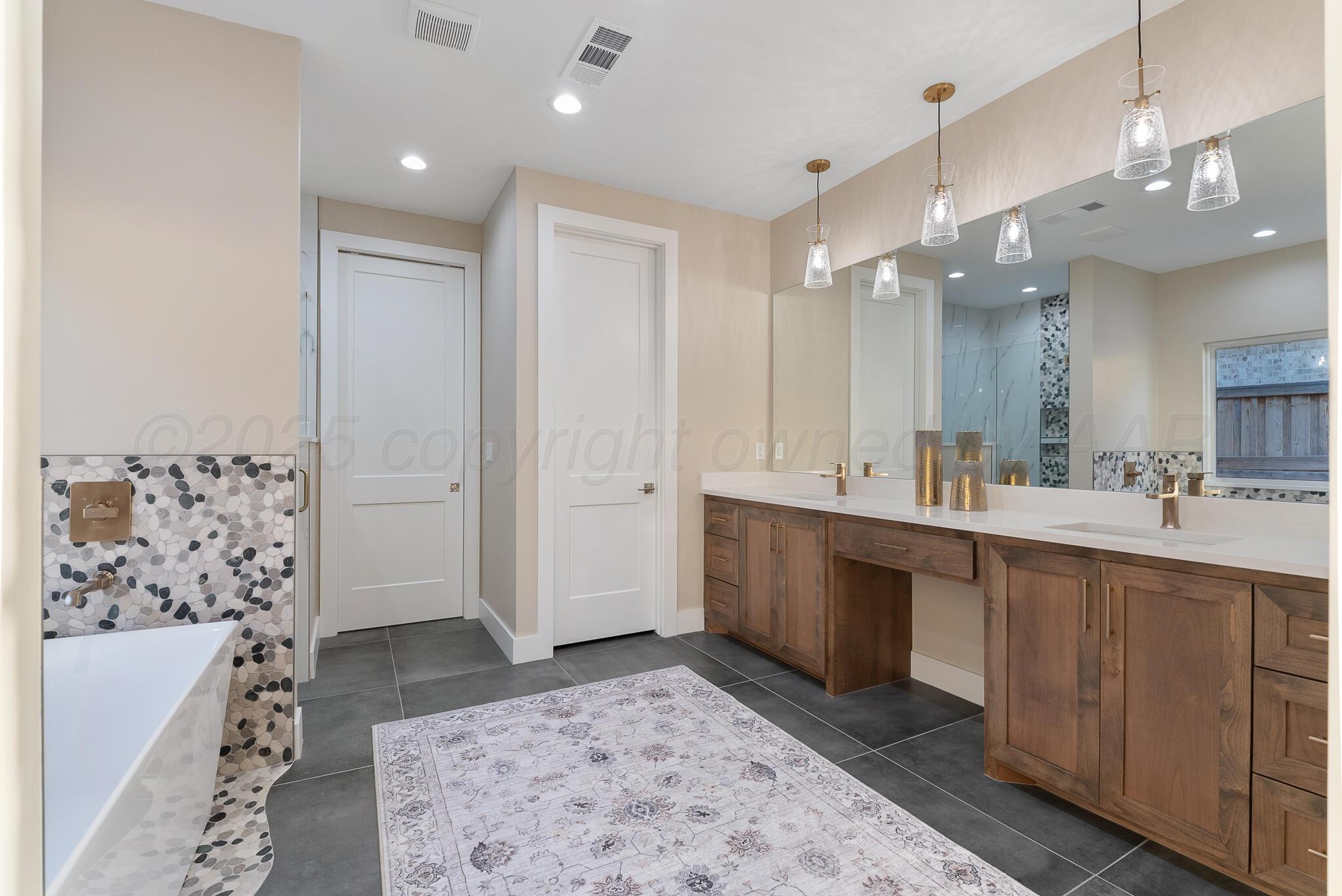 1301 Herring Ranch Road Amarillo, TX 79124 - Photo 23 of 48 Master Bathroom