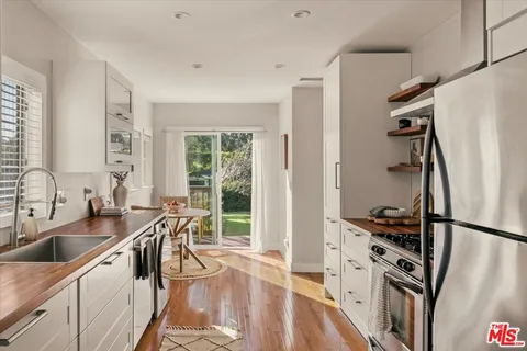 $1,250,000 | 3764 Valleybrink Road, Los Angeles, CA 90039