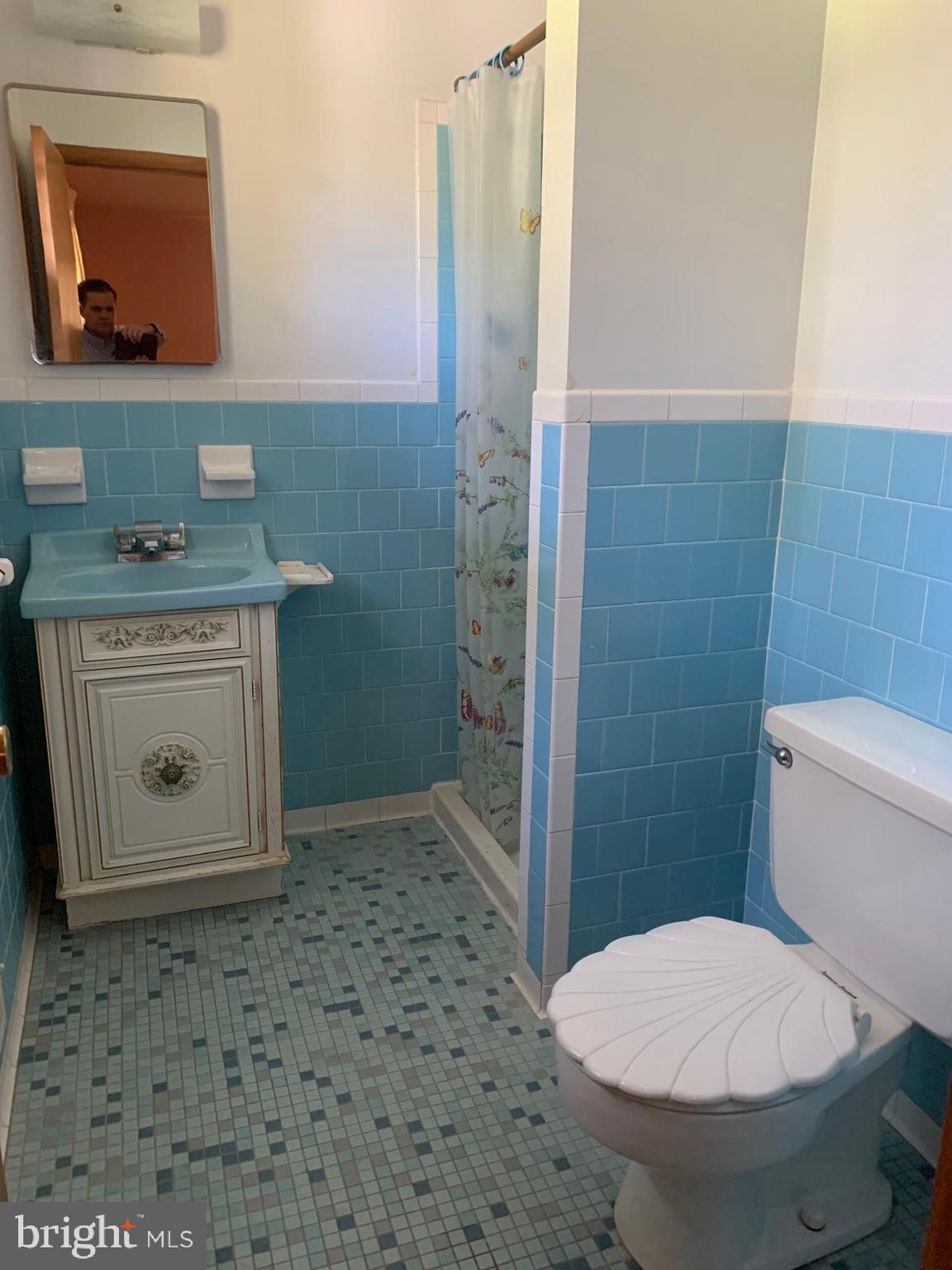 6227 Groveland Road Linthicum Heights, MD 21090 - Photo 12 of 26 Gallery Image 12