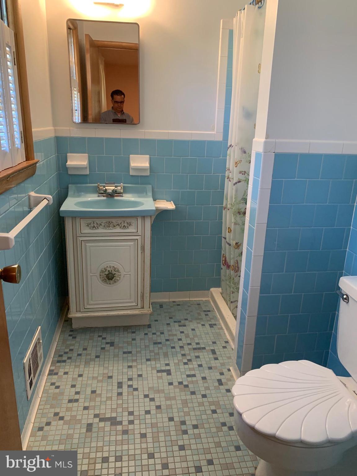 6227 Groveland Road Linthicum Heights, MD 21090 - Photo 20 of 26 Gallery Image 20