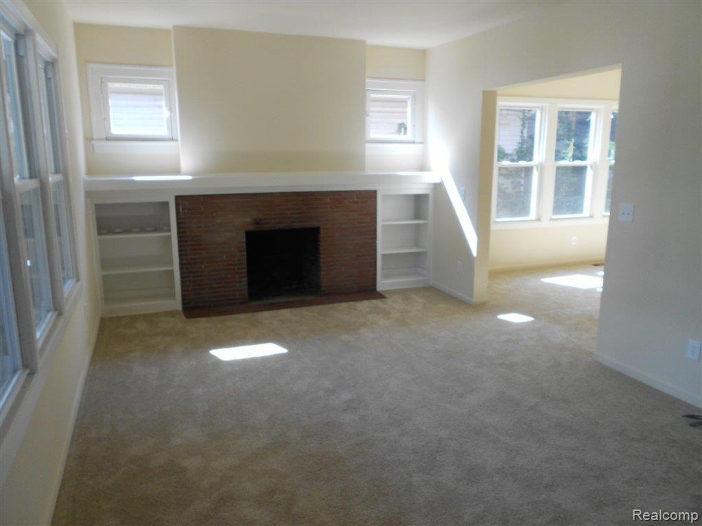 54 Pine Street River Rouge, MI 48218 - Photo 2 of 18 Living Room