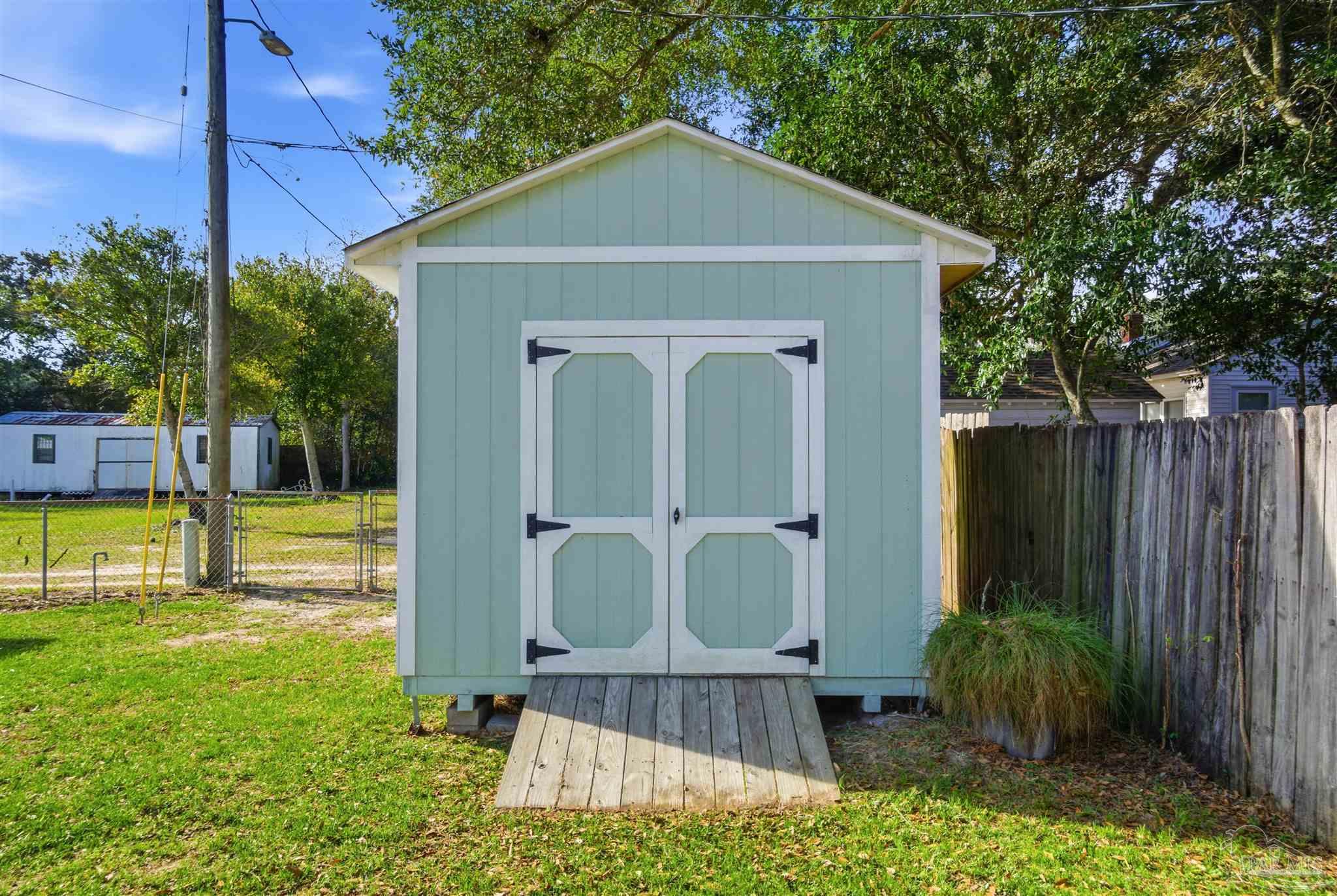 403 Southeast Gilliland Road Pensacola, FL 32507 - Photo 35 of 71