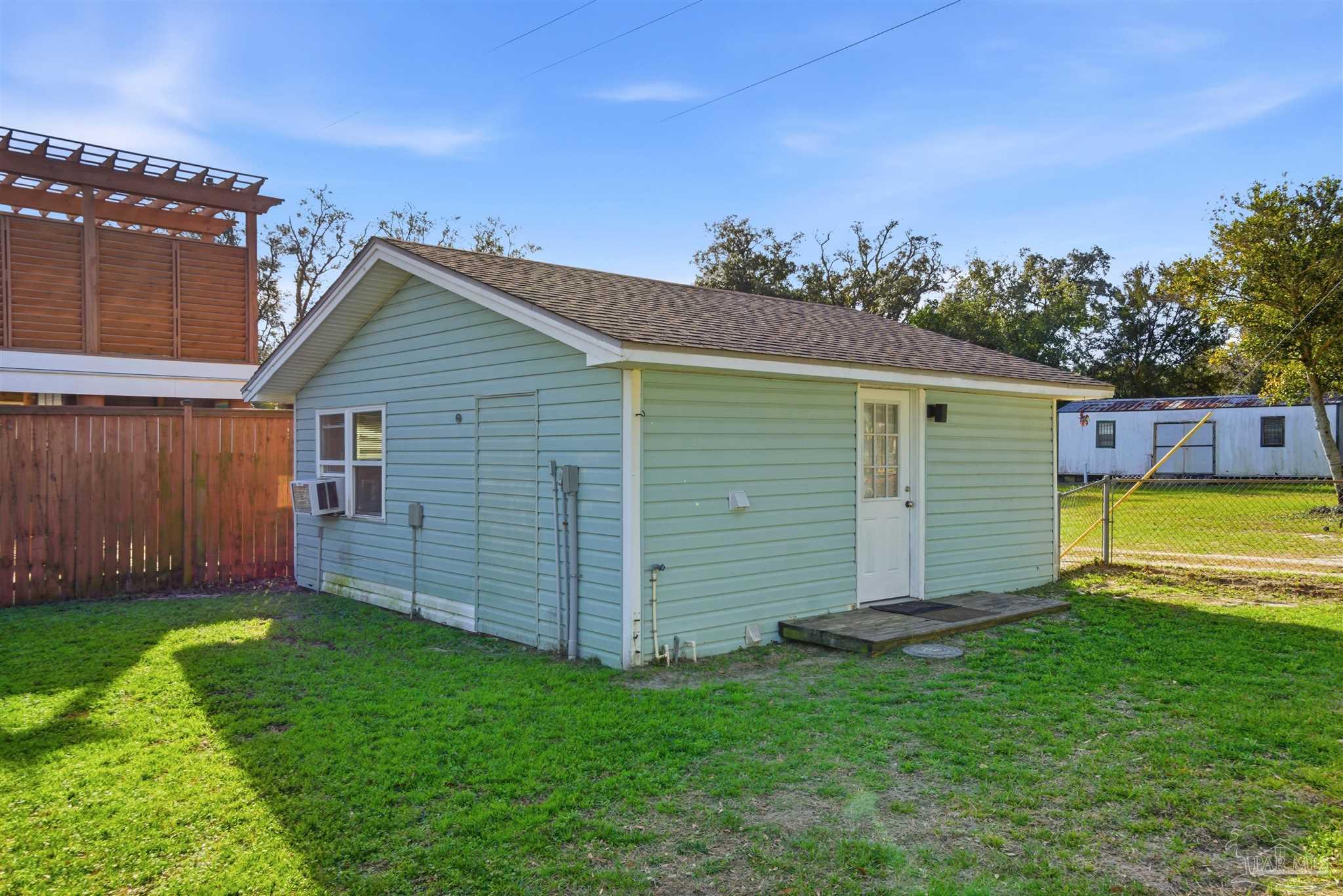 403 Southeast Gilliland Road Pensacola, FL 32507 - Photo 36 of 71